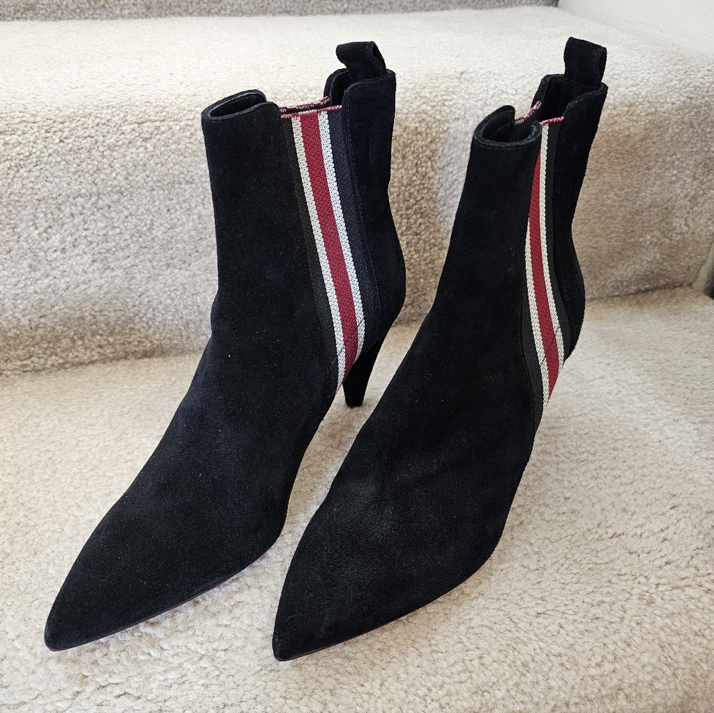 NWT VERONICA BEARD Black Suede Booties Size 7